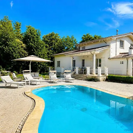 Villa Pietrasanta Sea Near Dei Marmi With Private Pool&park Marina di Pietrasanta
