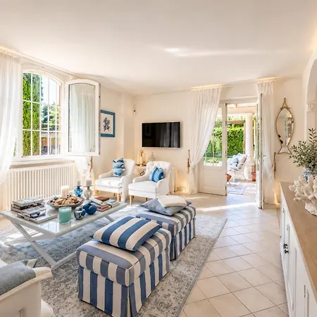 Villa Pietrasanta Sea Near Dei Marmi With Private Pool&park Marina di Pietrasanta